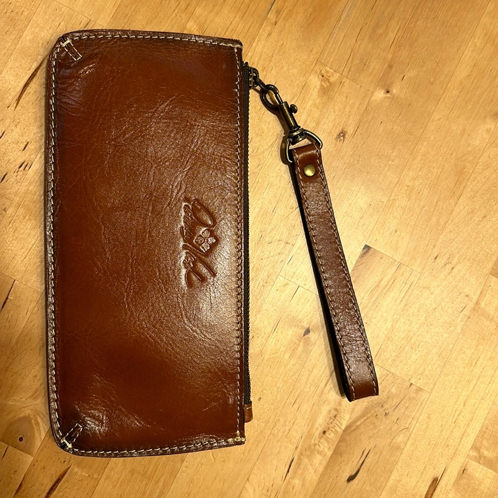 Patricia Nash wristlet